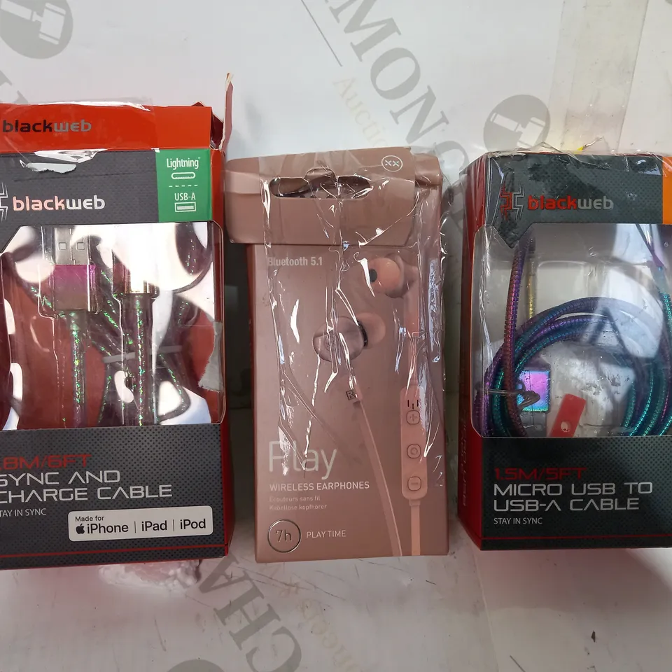 LOT OF APPROXIMATELY 20 ASSORTED HOUSEHOLD ITEMS TO INCLUDE BLACKWEB SYNC AND CHARGE CABLE, MIXX PLAY WIRELESS HEADPHONES, BLACKWEB MICRO USB TO USB-A CABLE, ETC