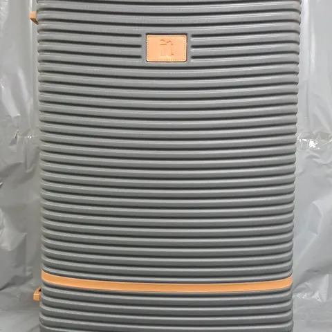IT LUGGAGE REPLICATING LARGE CHARCOAL EXPANDABLE SUITCASE SET