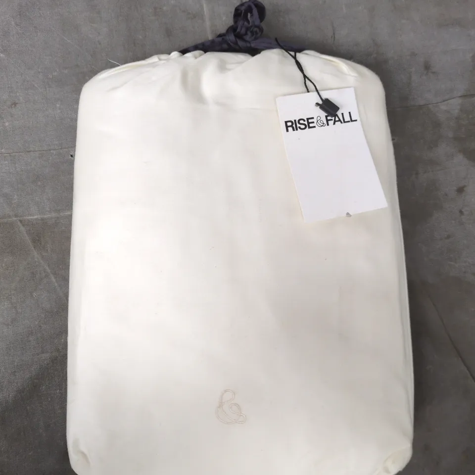 RISE & FALL - THE SOFT & SMOOTH LUXURY FITTED SHEET IN BUTTERMILK - DOUBLE