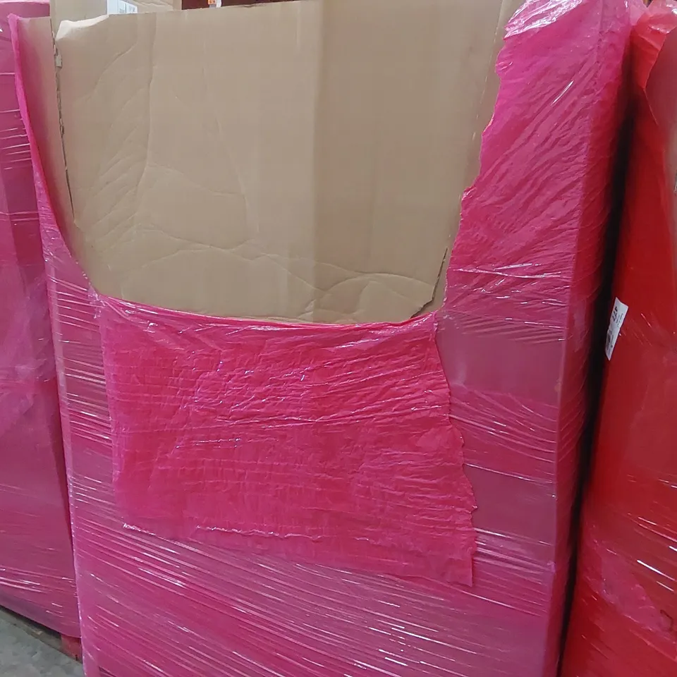 PALLET OF ASSORTED ITEMS INCLUDING: PLAYPENS, CLAW MACHINE TOY, CEILING FAN LIGHT, FOLDING PLAYMAT ECT