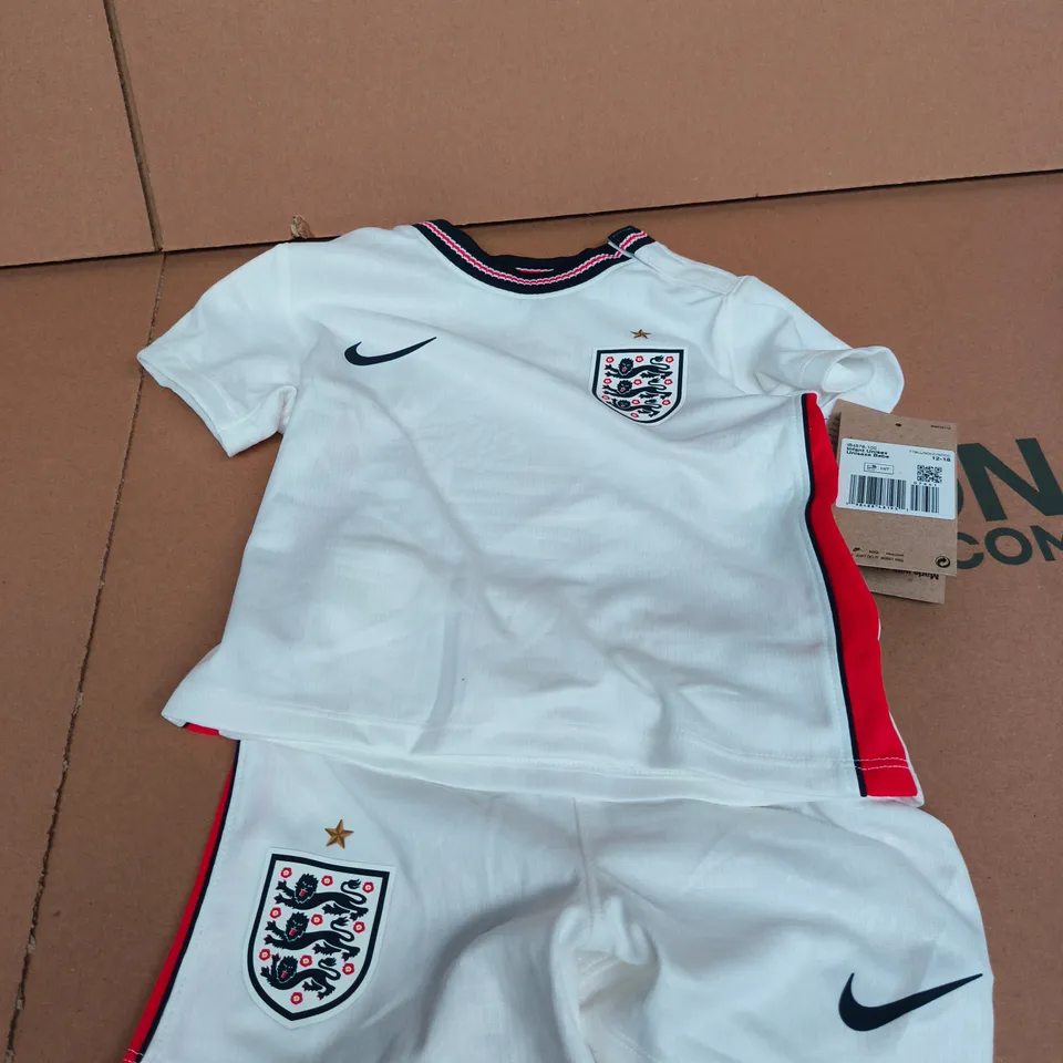 ENGLAND INFANT FOOTBALL KIT – 12-18 MONTHS 