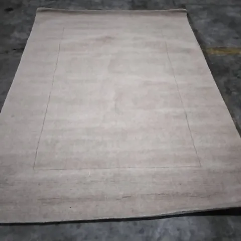 QUALITY DESIGNER RUG APPROXIMATELY 230X164CM