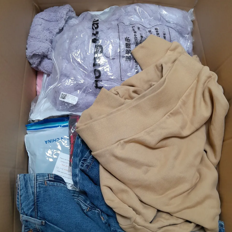 BOX OF APPROX. 20 CLOTHING ITEMS TO INCLUDE - JEANS , JUMPER , COATS ETC