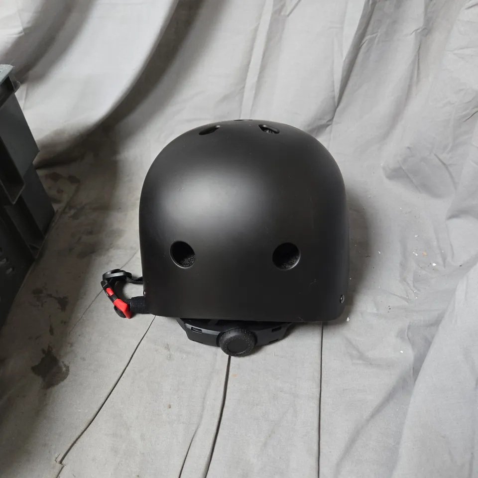 2 X BLACK CYCLING HELMET WITH MULTI-VENT DESIGN AND ADJUSTABLE STRAP