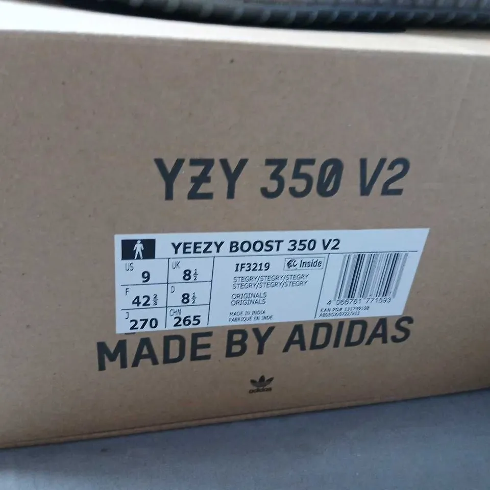 ADIDAS YEEZY BOOST 350 V2 GREY SNEAKERS – US 9 (MEN)