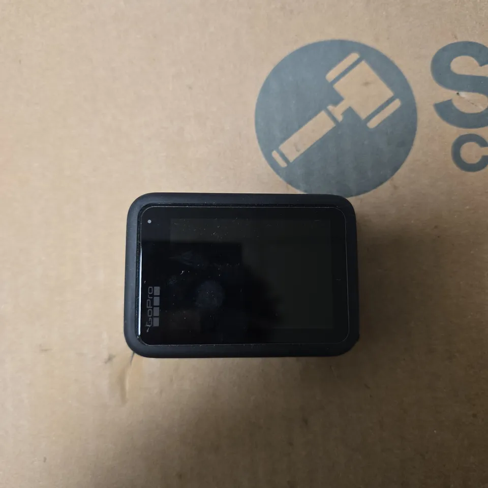 GOPRO HERO11 BLACK ACTION CAMERA WITH MOUNTS IN CASE