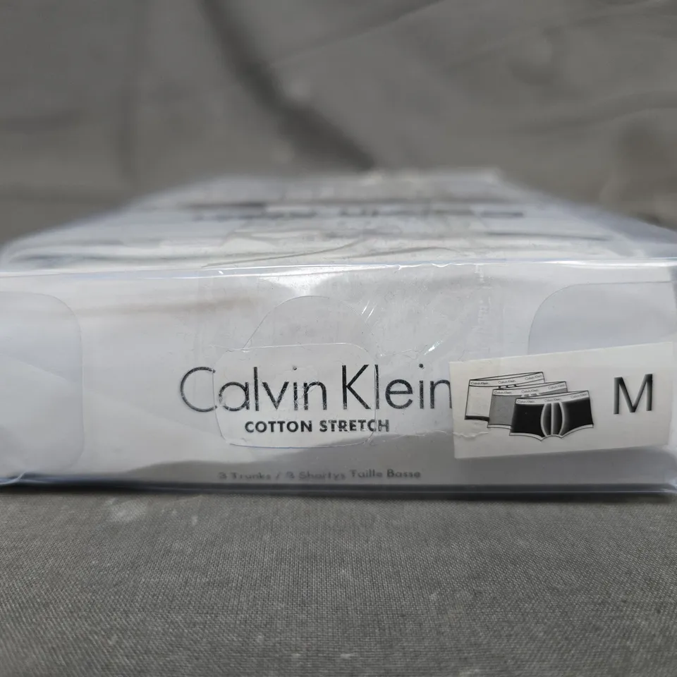 BOXED CALVIN KLEIN COTTON STRETCH BOXER BRIEFS – 3 PACK, SIZE M