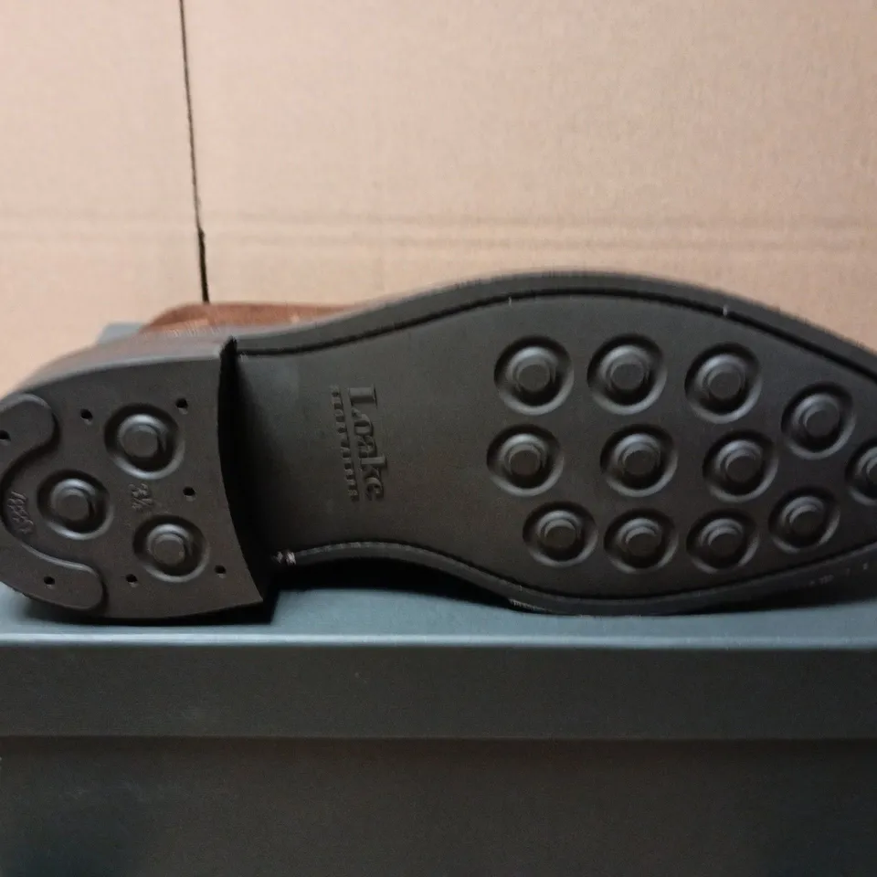 BOXED PAIR OF LOAKE PIMLICO SR SHOES IN BROWN SUEDE - SIZE 7