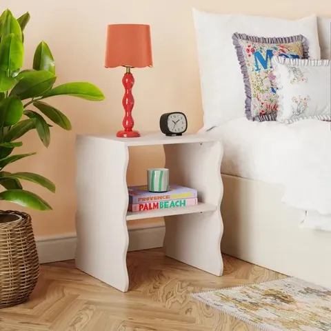 BOXED POSIE WAVY BEDSIDE TABLE - NATURAL (1 BOX)