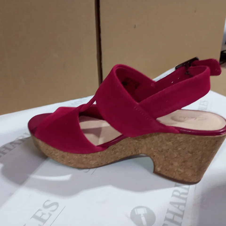 CLARKS MARITSA GLAD SANDAL - UK SIZE 5 PURPLE