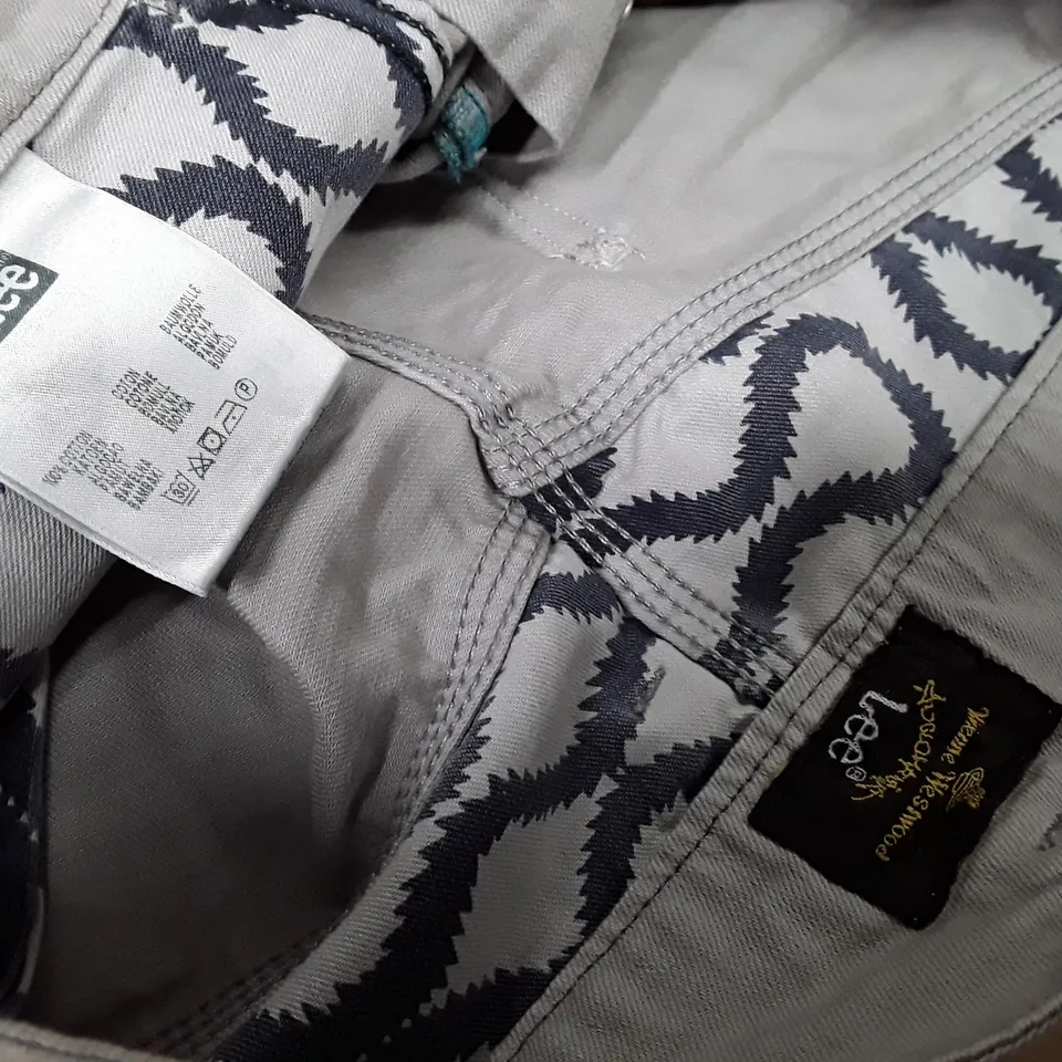 VIVIENNE WESTWOOD LEE GREY SHORTS - W32