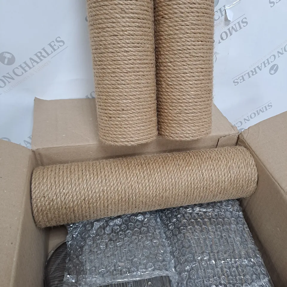 BOXED CAT SCRATCHING POST