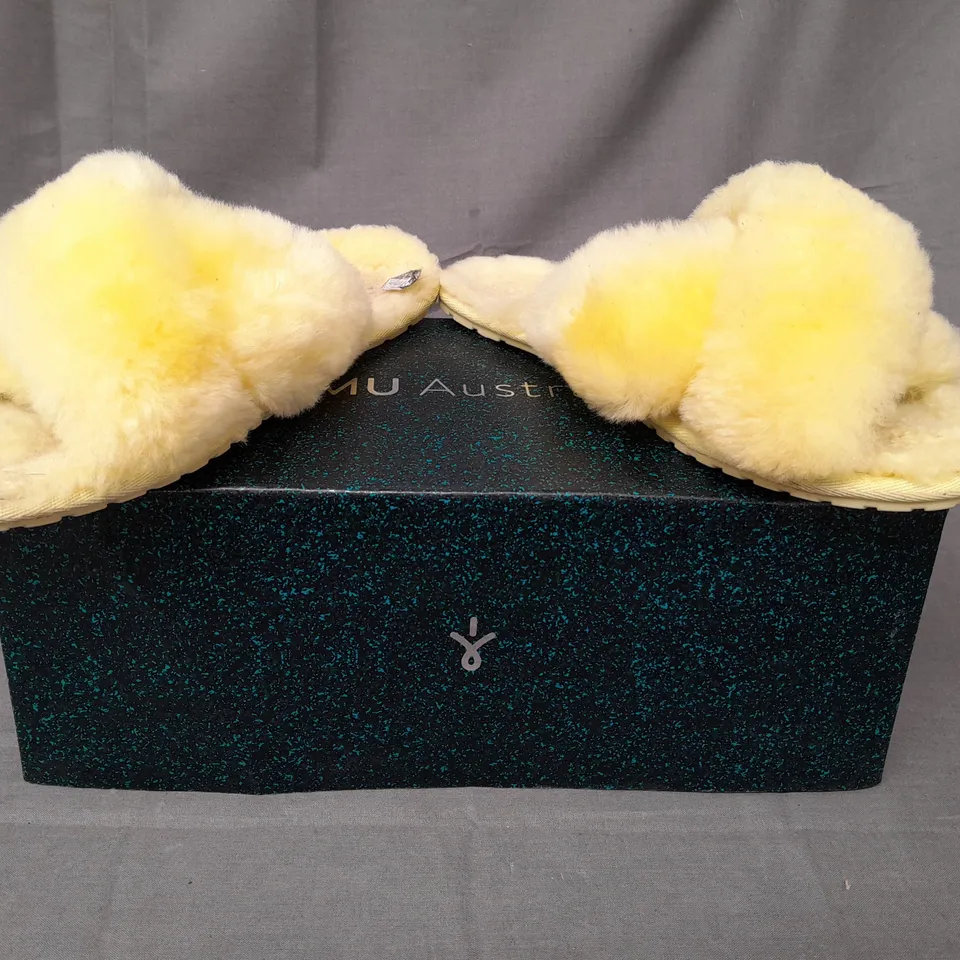 BOXED PAIR OF EMU AUSTRALIA MAYBERRY SLIPPERS IN LEMON SIZE 7