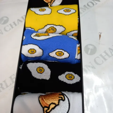 TYPO TIN OF 5 X PACK OF MULTI COLOURED SOCKS