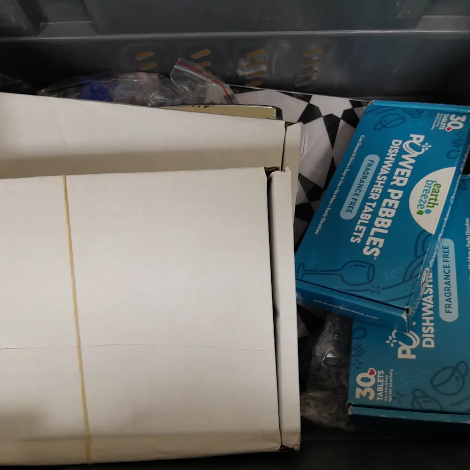 BOX OF APPROXIMATELY 14 ASSORTED ITEMS TO INCLUDE - PURFLO TRAINER CLOCK , FLEXIBLE MASKING TAPE , POWER PEBBLES ETC