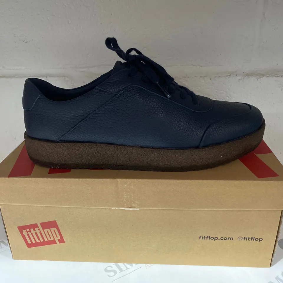 BOXED PAIR OF FITFLOP NAVY SHOES SIZE 6.5