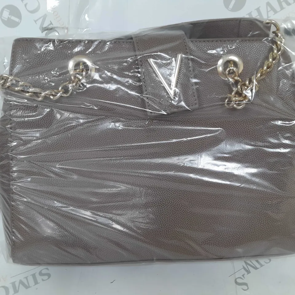 DIVINA MEDIUM TOTE BAG IN TAUPE