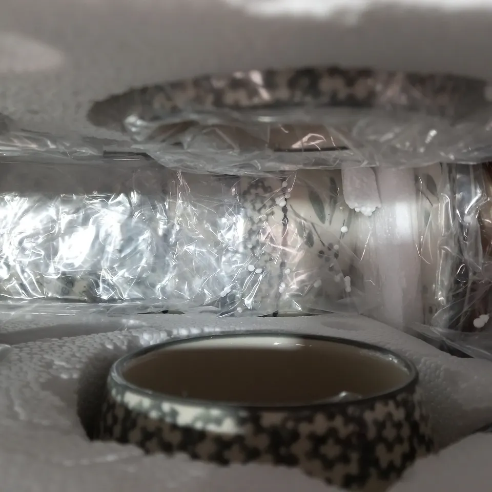 BOXED TEMP-TATIONS 16 PIECE CERAMIC DINNERWARE SET