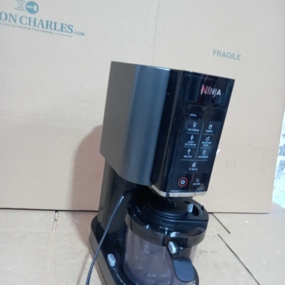 NINJA CREAMI ICE CREAM & DESSERT MAKER WITH 5 DESSERT TUBS