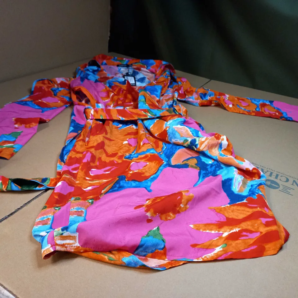 BOOHOO ORANGE FLORAL WRAP SHIRT DETAIL DRESS - SIZE 8