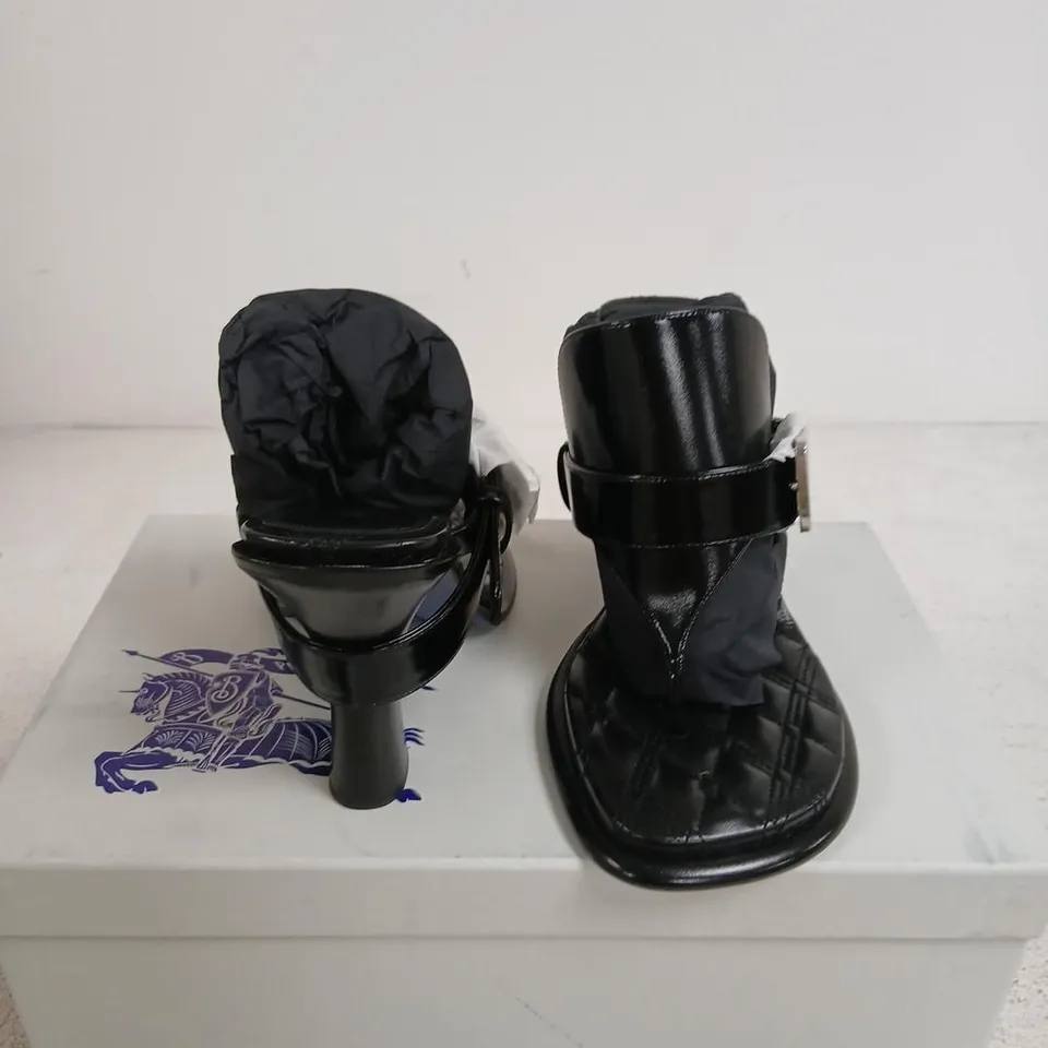 BURBERRY BLACK LEATHER SANDALS – QUILTED UPPER, UK 4 (EU 37)