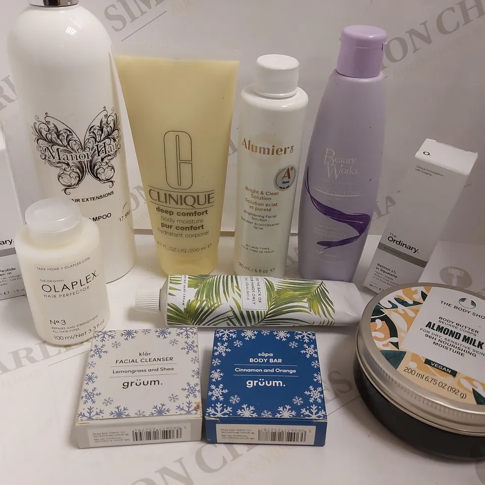 BOX OF APPROX 20 COSMETIC ITEMS TO INCLUDE OLAPLEX NO.3 HAIR PERFECTION, CLINIQUE BODY MOISTURE, BEAUTY WORKS ANTI-YELLOWING SHAMPOO