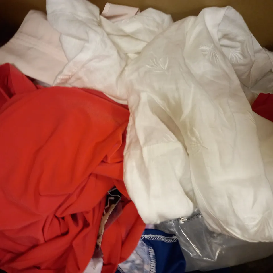 BOX OF APPROXIMATELY 10 ASSORTED HOUSEHOLD ITEMS TO INCLUDE SKECHERS TRAINERS IN RED UK SIZE 4, DESIGNER FAUX SUEDE HIKING BOOTS IN BLACK UK SIZE 4, DESIGNER DECORATIVE FAUX FLOWER BASKET, ETC