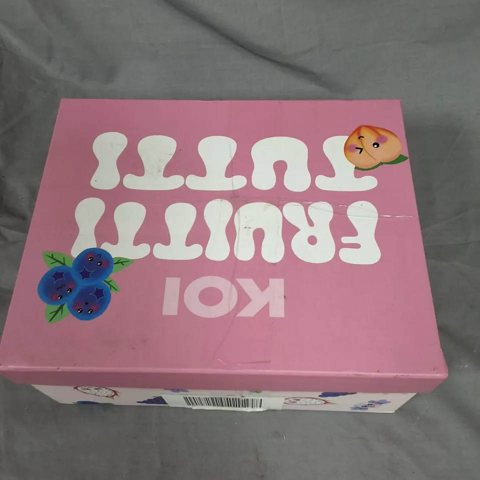 BOXED KOI CANDY CUDDLES SPARKLING TRAINERS - UK 4