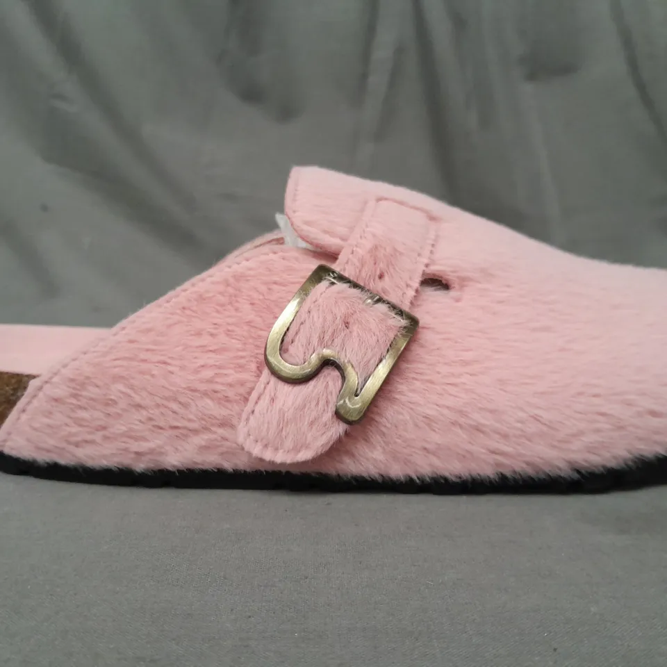 BOXED PAIR OF SANYA CLOGS IN PINK EU SIZE 40