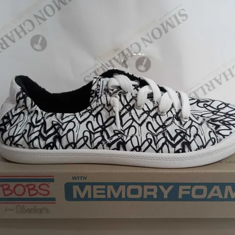 BOBS SKETCHERS WHITE & BLACK TRAINERS - SIZE 9