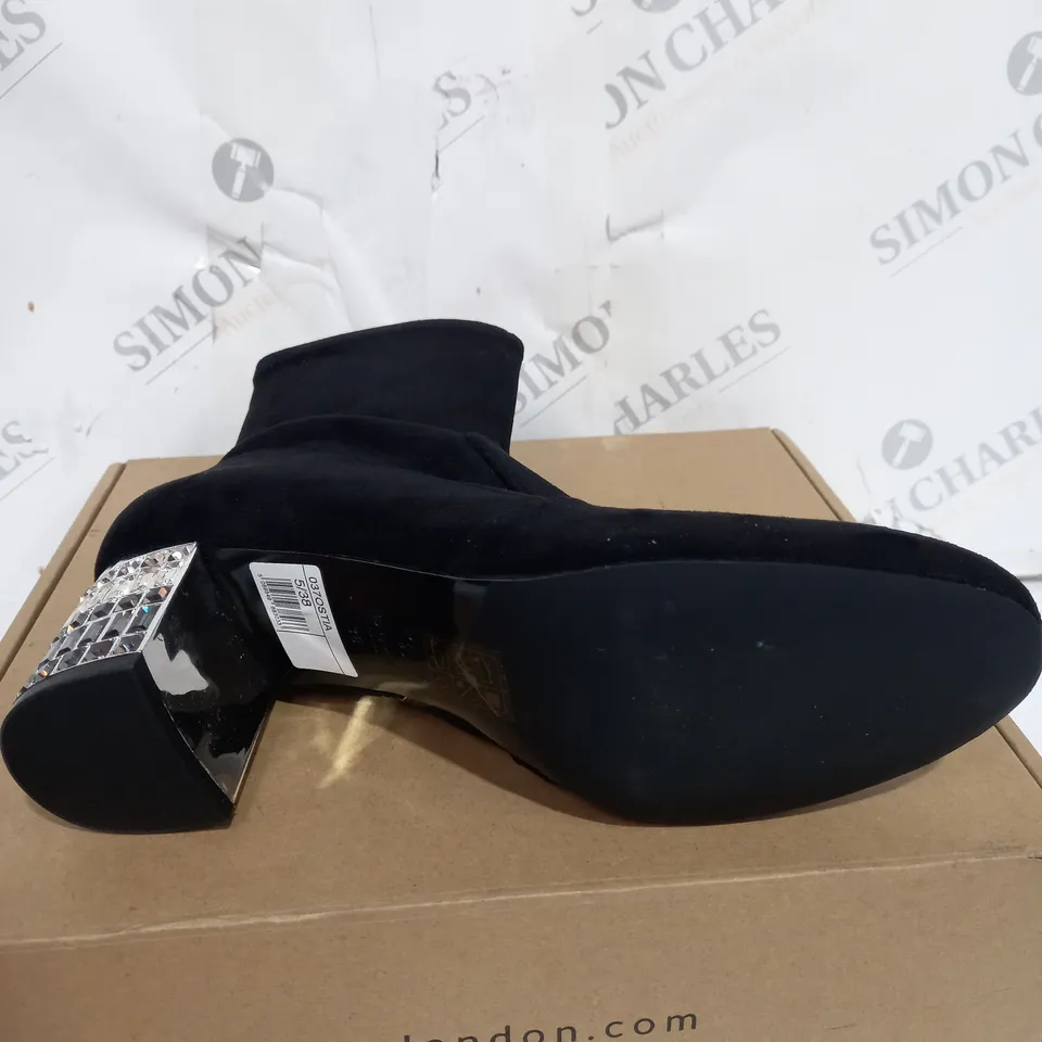 BOXED DUNE LONDON BLACK MICRO FIBRE JEWEL HEEL SHOES - SIZE 5