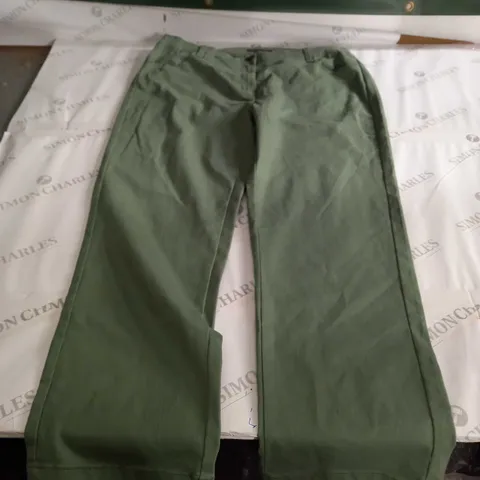 PAIR OF SARA STRAIGHT LEF LEG LENGTHENING TROUSER SIZE 18 L18