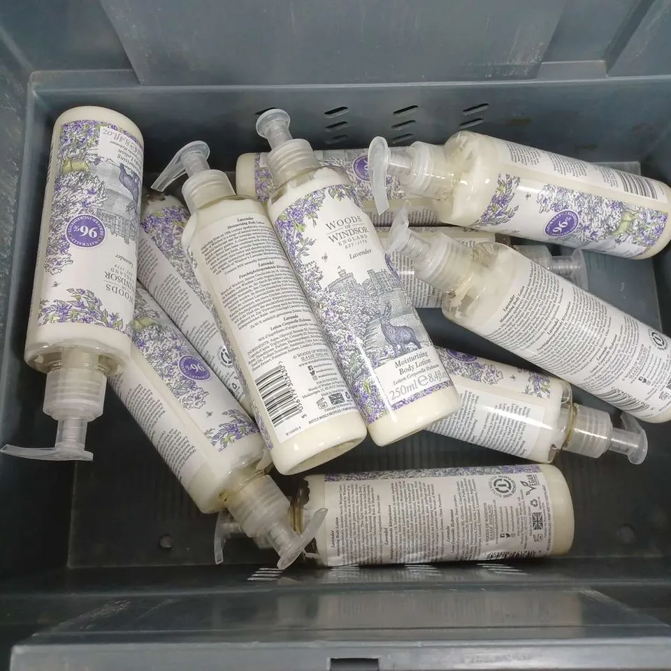 APPROXIMATELY 12 WOODS OF WINDSOR LAVENDER MOISTURISING BODY LOTION (12 x 250ml)