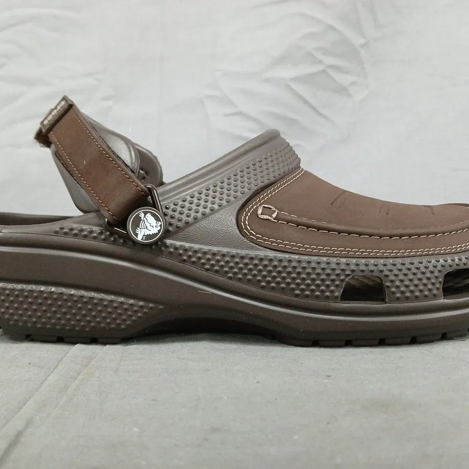 PAIR OF CROCS YUKON VISTA II CLOGS IN BROWN SIZE UK 9