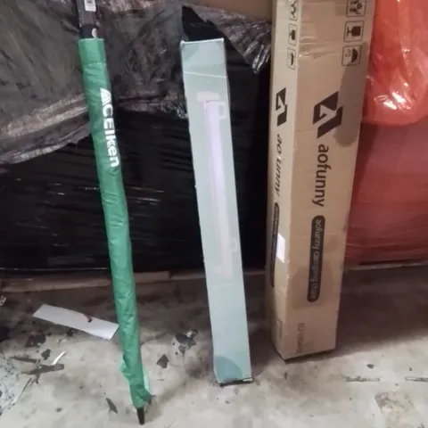 PALLET OF ASSORTED HOUSEHOLD GOODS AND PRODUCTS TO INCLUDE;CAMPING CHAIR,RETRACTABLE SAFETY GATE,UMBRELLA