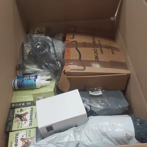 PALLET CONTAINING A VERY LARGE QUANTITY OF ASSORTED PET PRODUCTS