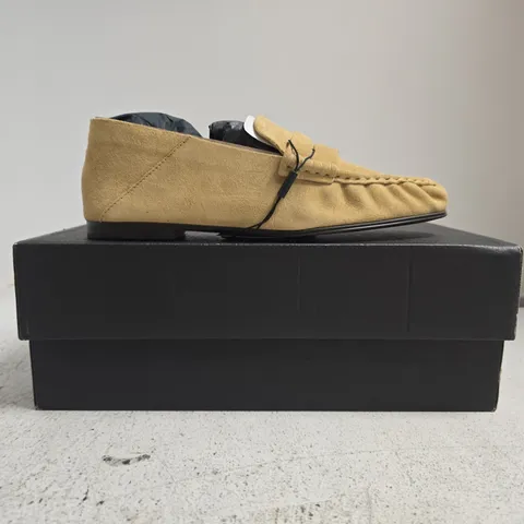 BOXED PAIR OF MASSIMO DUTTI LOAFERS ION VANILLA SIZE UK 3