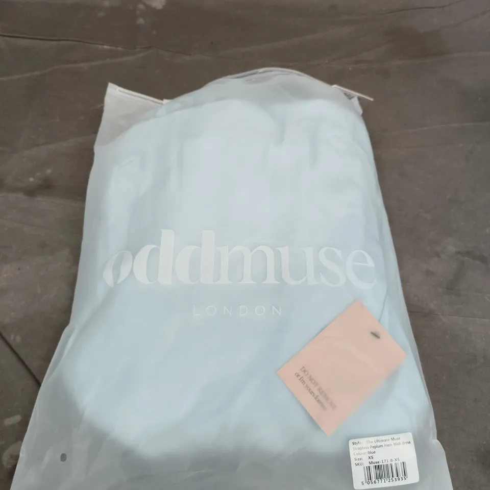 ODD MUSE LONDON THE ULTIMATE MUSE STRAPLESS PEPLUM HEM MIDI DRESS - BLUE, (XS)