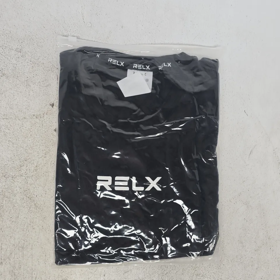 BAGGED RELX T-SHIRT IN BLACK SIZE 2XL