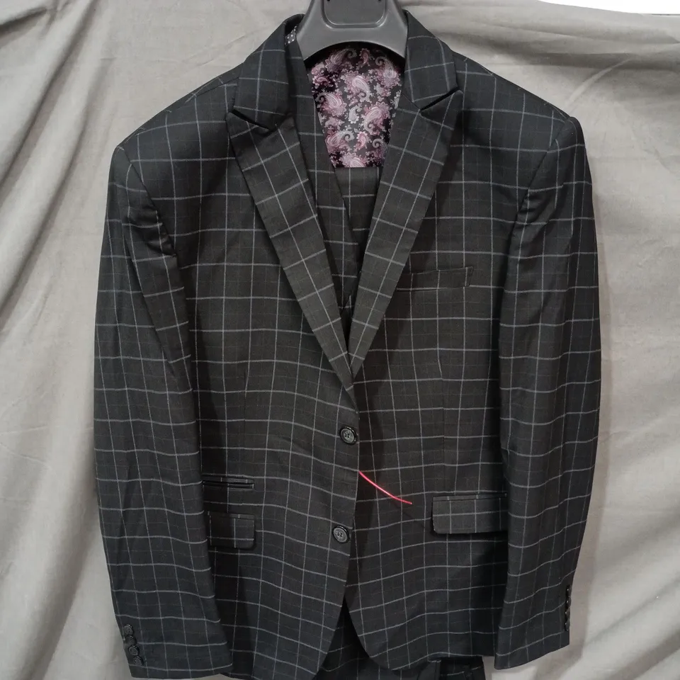 TRUCLOTHING MEN'S 3PCE SUIT IN BLACK CHECK – SIZE W: 44