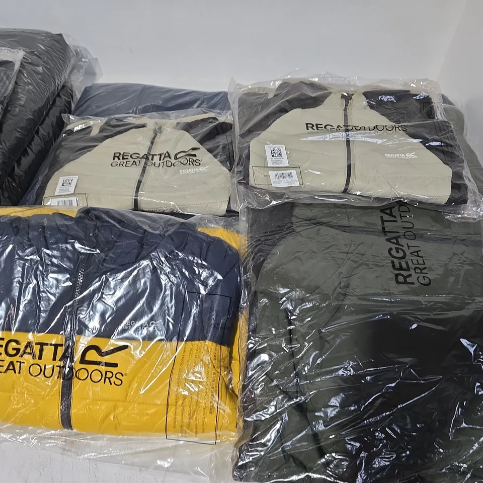 LOT OF APPROXIMATELY 13 ASSORTED BRAND NEW REGATTA AND DARE2BE CLOTHING ITEMS