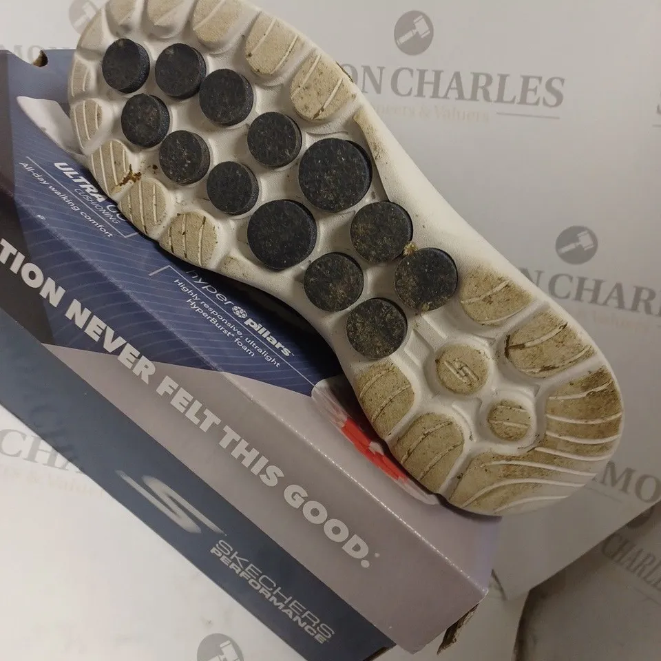 BOXED SKECHERS SLIP ON TRAINERS, NAVY - SIZE 9