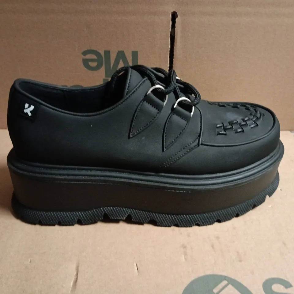 KOI BLACK LEATHER PLATFORM SHOES - 6