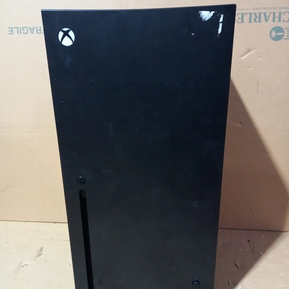 UKONIC XBOX SERIES X REPLICA MINI FRIDGE