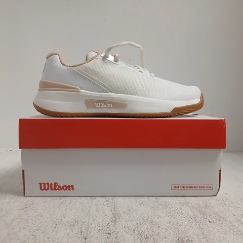 BOXED PAIR OF WILSON INTRIGUE PRO CLAY TRAINERS IN WHITE/CAMEO ROSE SIZE UK 4