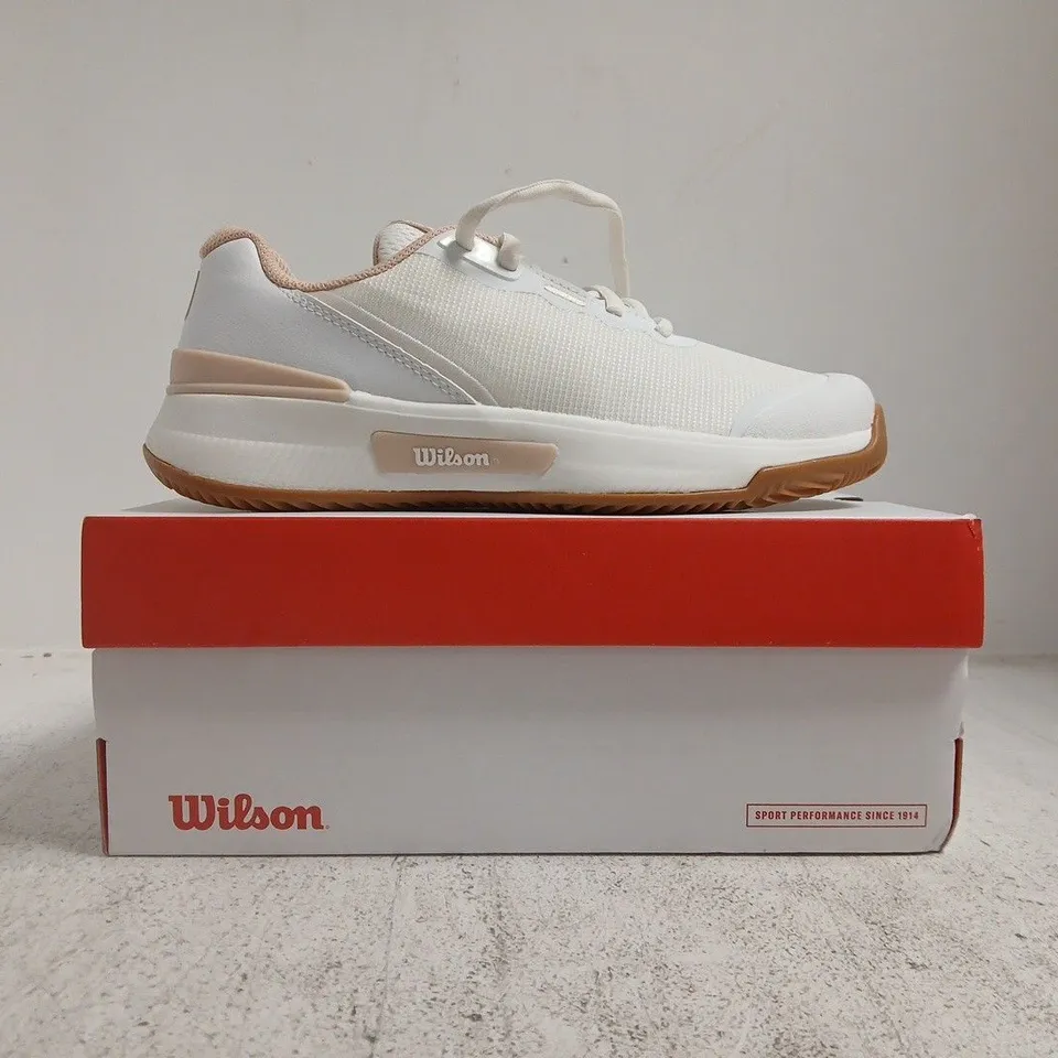 BOXED PAIR OF WILSON INTRIGUE PRO CLAY TRAINERS IN WHITE/CAMEO ROSE SIZE UK 4