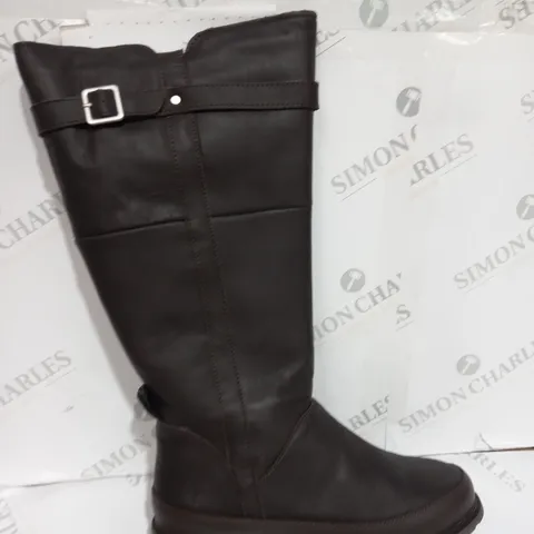 BOXED EMU NATASHA LEATHER BOOTS, ESPRESSO - SIZE 8