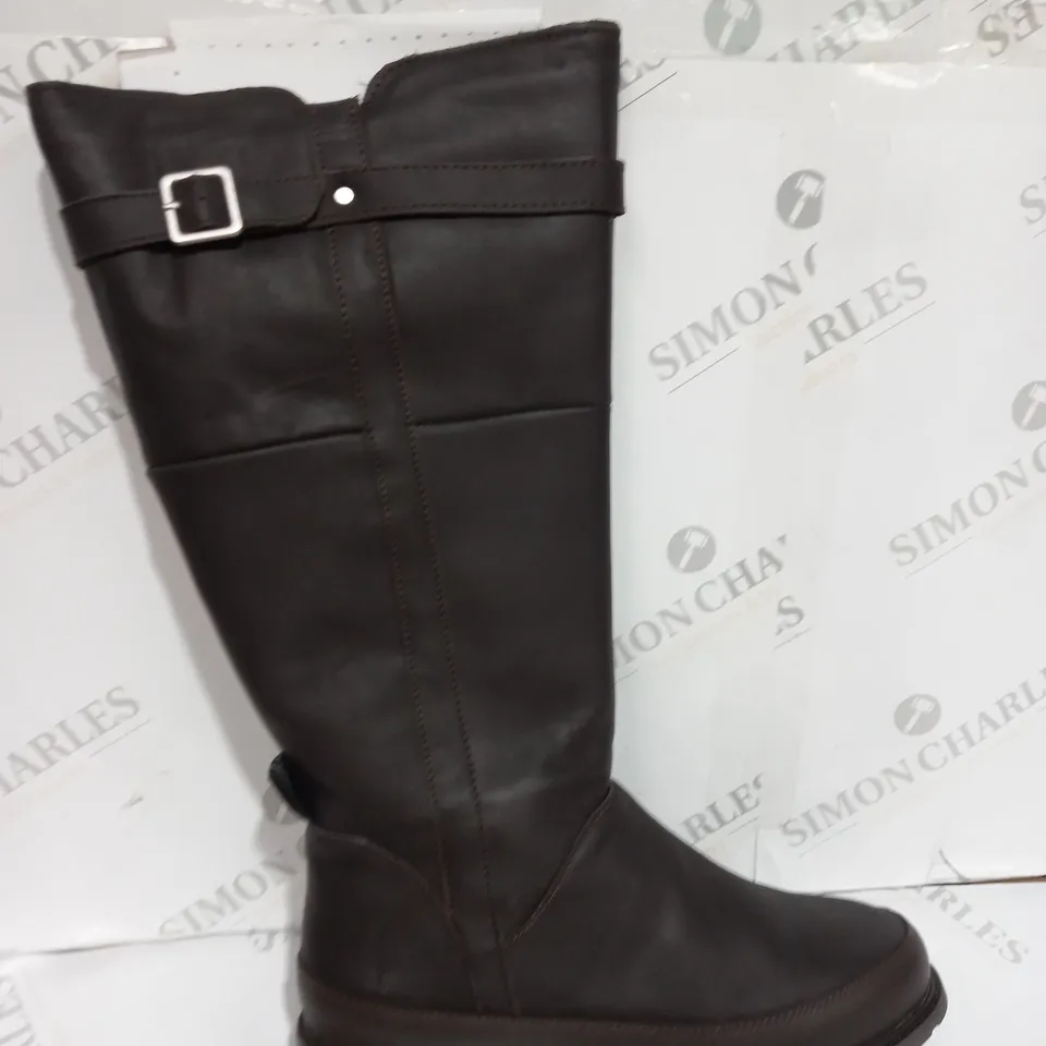 BOXED EMU NATASHA LEATHER BOOTS, ESPRESSO - SIZE 8