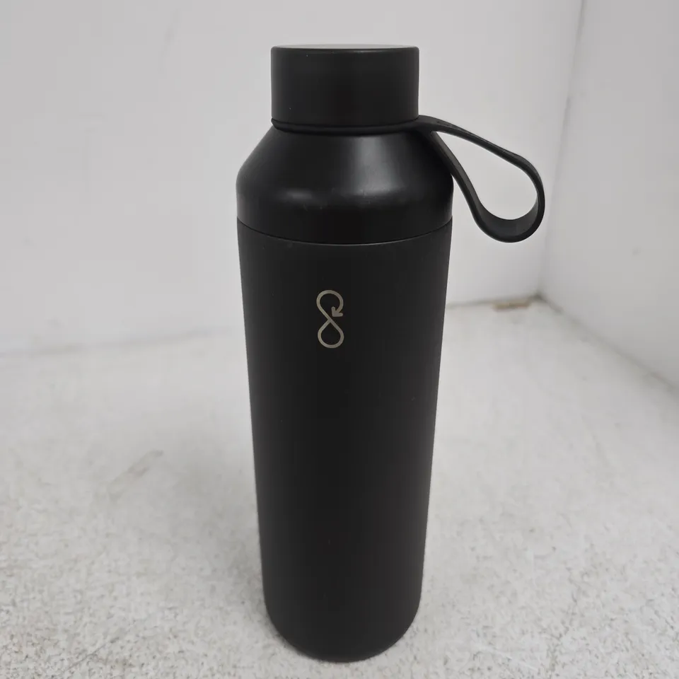 OCEAN BOTTLE 710ML IN BLACK
