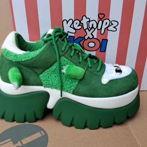BRAND NEW BOXED KOI BEANZILLA PLATFORM TRAINERS IN GREEN - UK 7
